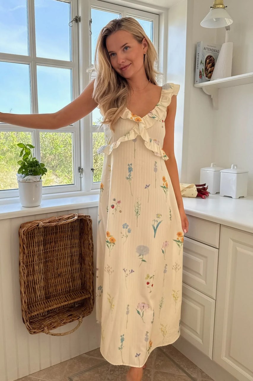 White Floral Back Tie ruffle sleeve Maxi Dress